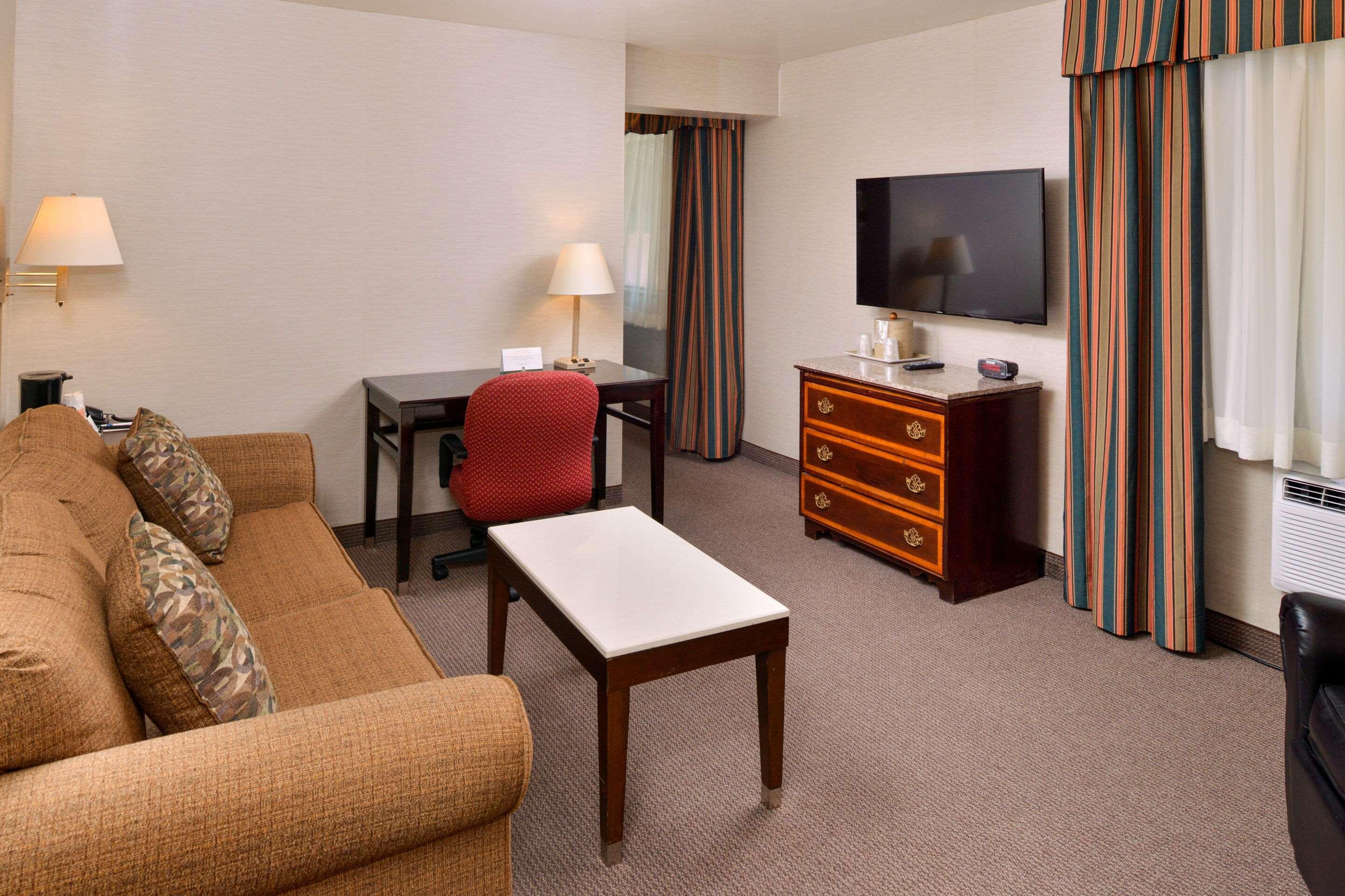 Quality Inn & Suites Walnut - City Of Industry Dış mekan fotoğraf